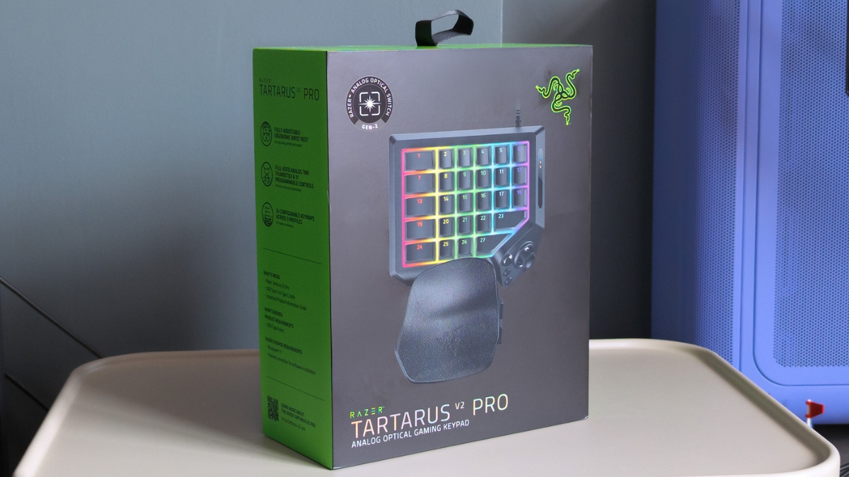 Trên tay Razer Tartarus V2 Pro với vỏ hộp đóng gói sản phẩm chính hãng
