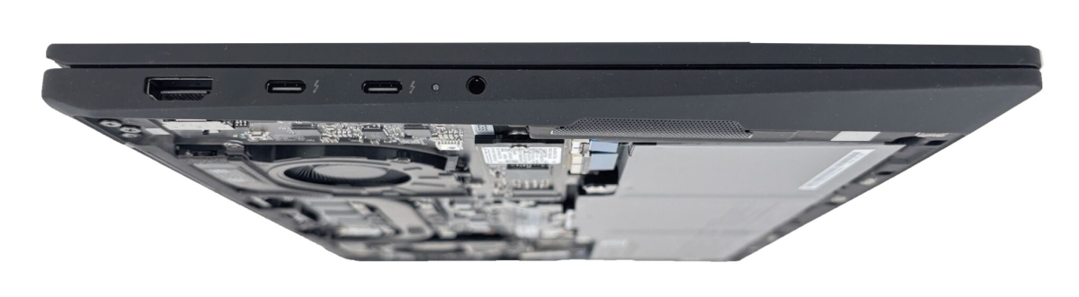 Đánh giá Lenovo ThinkPad X1 Carbon Gen 14 Aura Edition với các cổng kết nối cạnh trái