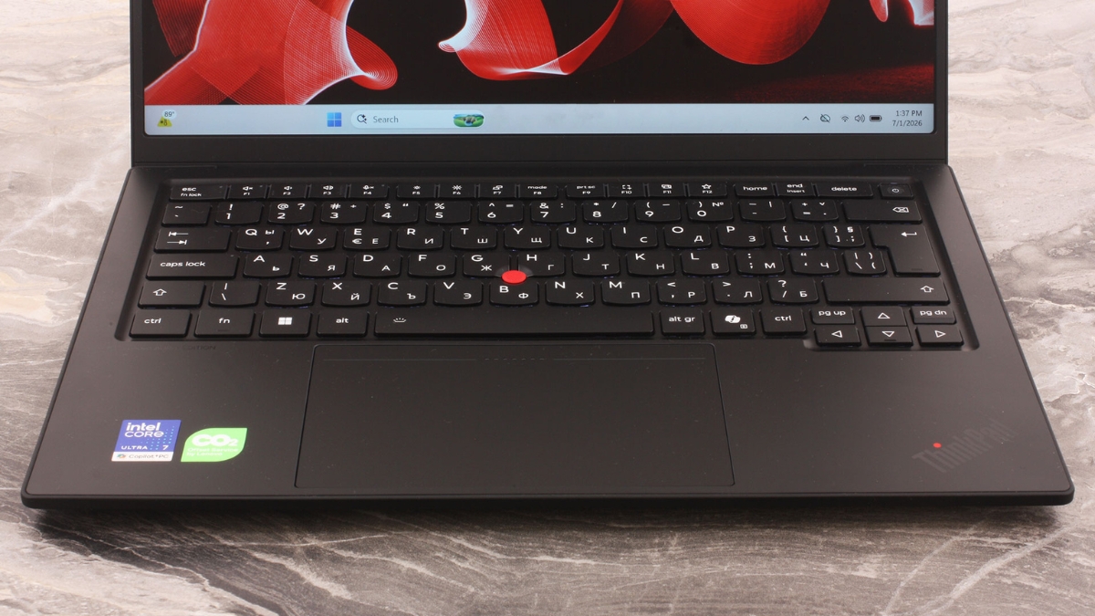 Đánh giá Lenovo ThinkPad X1 Carbon Gen 14 Aura Edition với bàn phím LED và touchpad haptic