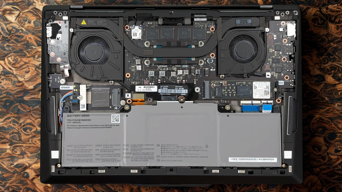 Đánh giá Lenovo ThinkPad X1 Carbon Gen 14 Aura Edition với thiết kế Space Frame và linh kiện bên trong