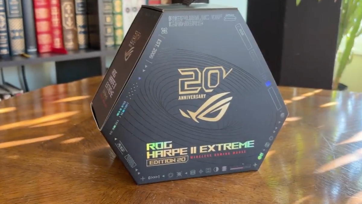 Trên tay ASUS ROG Harpe II Extreme Edition 20 với thiết kế mạ vàng 24K cao cấp