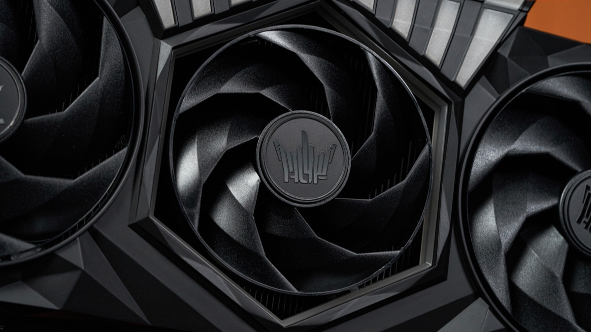 Trên tay RTX 5070 Ti HOF OC LAB Black Soul X với hệ thống tản nhiệt cao cấp và quạt ba cánh kèm vòng RGB