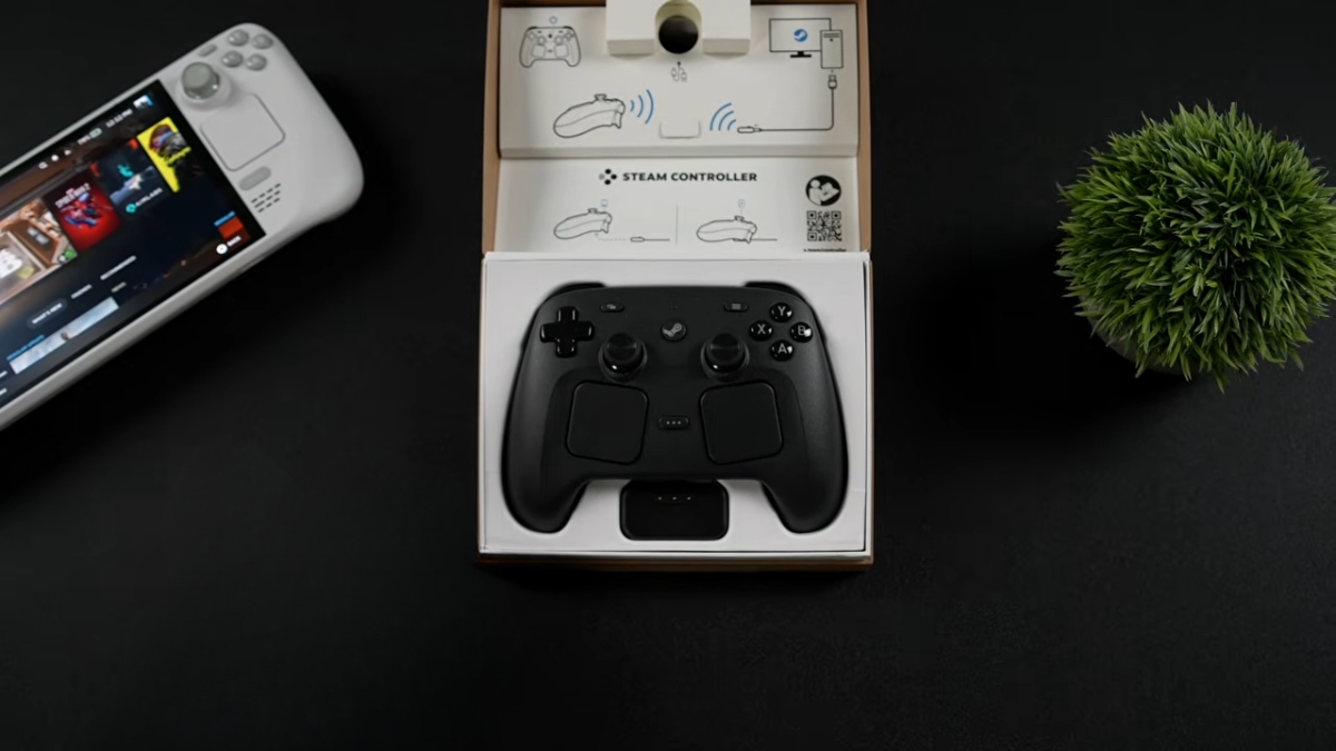 Trên tay Steam Controller mới với thiết kế bè rộng và trackpad kép đặc trưng