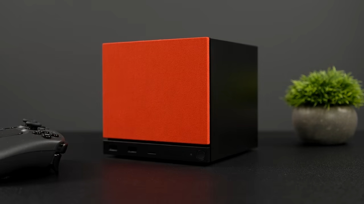Trên tay Steam Machine với mặt ốp màu cam đi kèm trong bộ sản phẩm