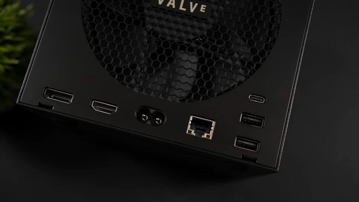 Trên tay Steam Machine với hệ thống cổng kết nối đa dạng ở mặt sau