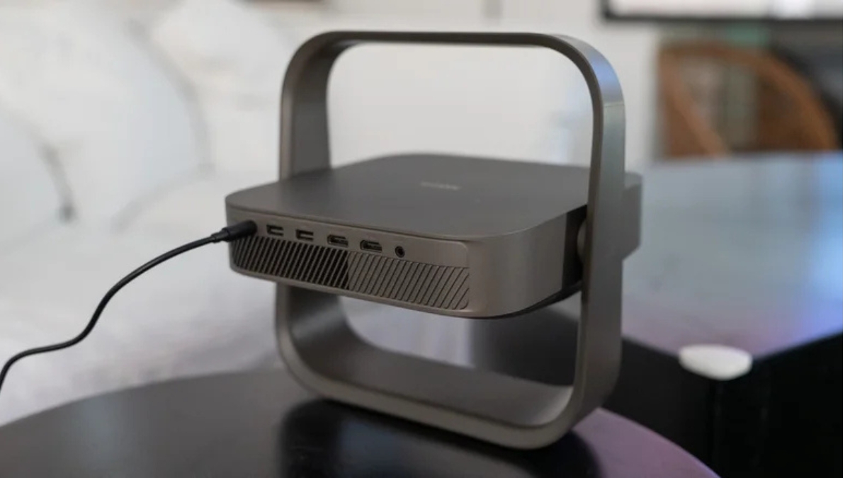 Trên tay XGIMI Elfin Flip 4K với hệ thống loa Harman Kardon tích hợp.