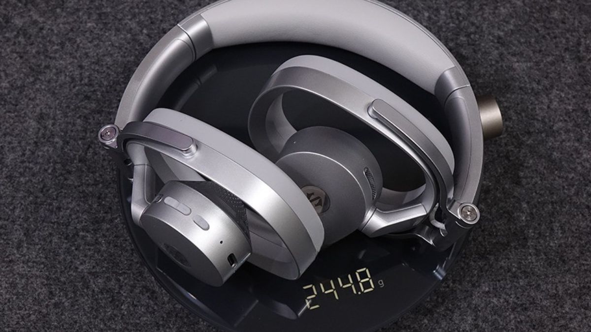 Trên tay Xiaomi Black Shark OpenAir với thiết kế open-ear và bản lề kim loại