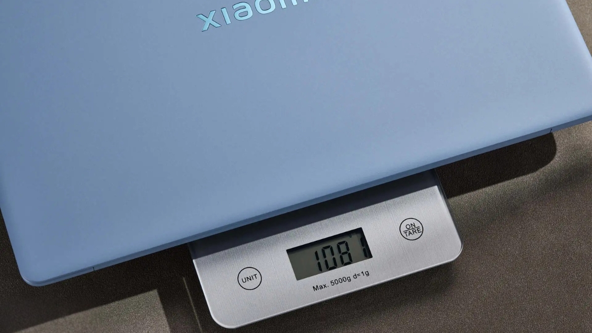 Trên tay Xiaomi Book Pro 14 Fog Blue với thiết kế mỏng nhẹ 1.08kg và khung hợp kim magie