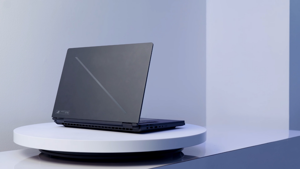 Trên tay Zephyrus G14, G16 và Duo 2026 cận cảnh phần cứng và thiết kế đa nhiệm của Zephyrus Duo