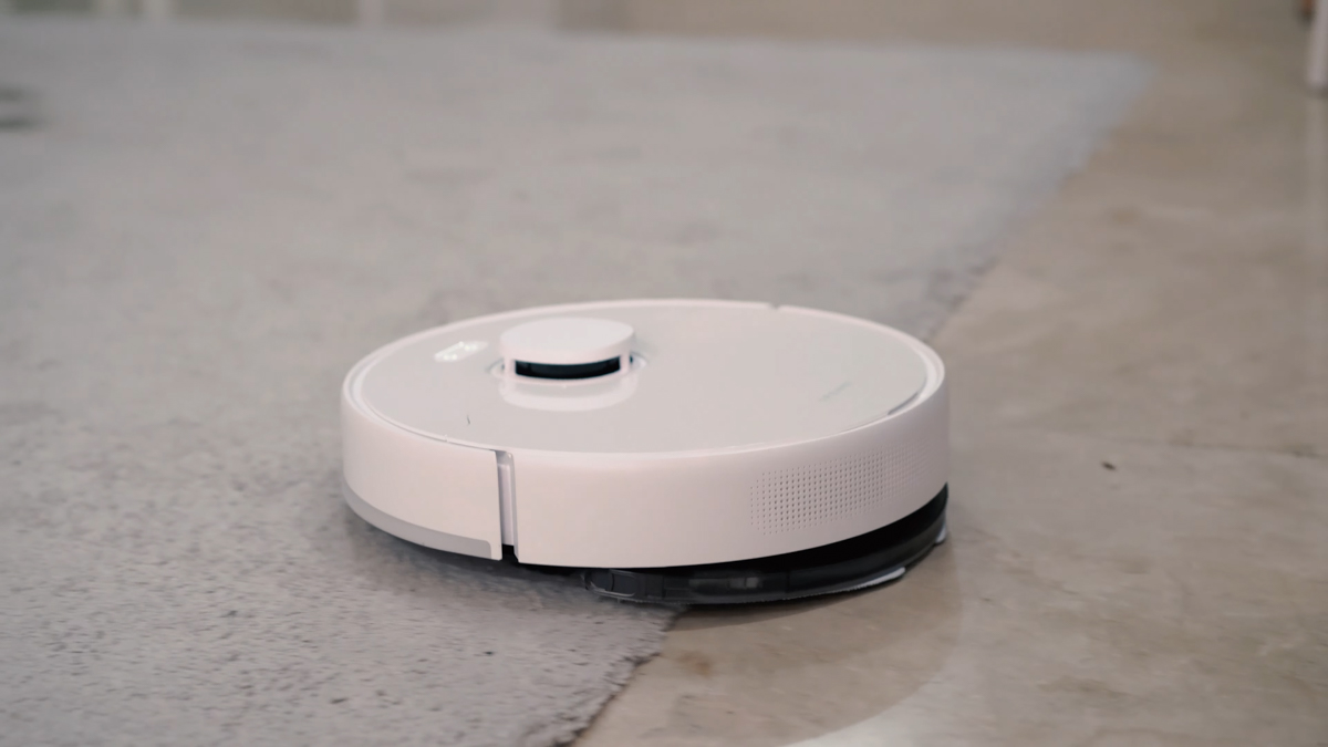 Dreame D9 Max Gen 2 là robot hút bụi lau nhà giá rẻ nhưng vẫn mạnh mẽ với pin 5.200mAh và lực hút 6.000 Pa.
