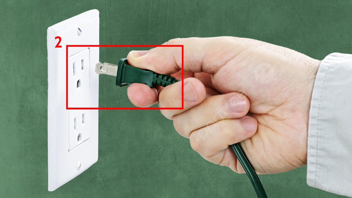 Cách sạc pin loa kéo Nanomax có công tắc nguồn 2 chế độ bước 2