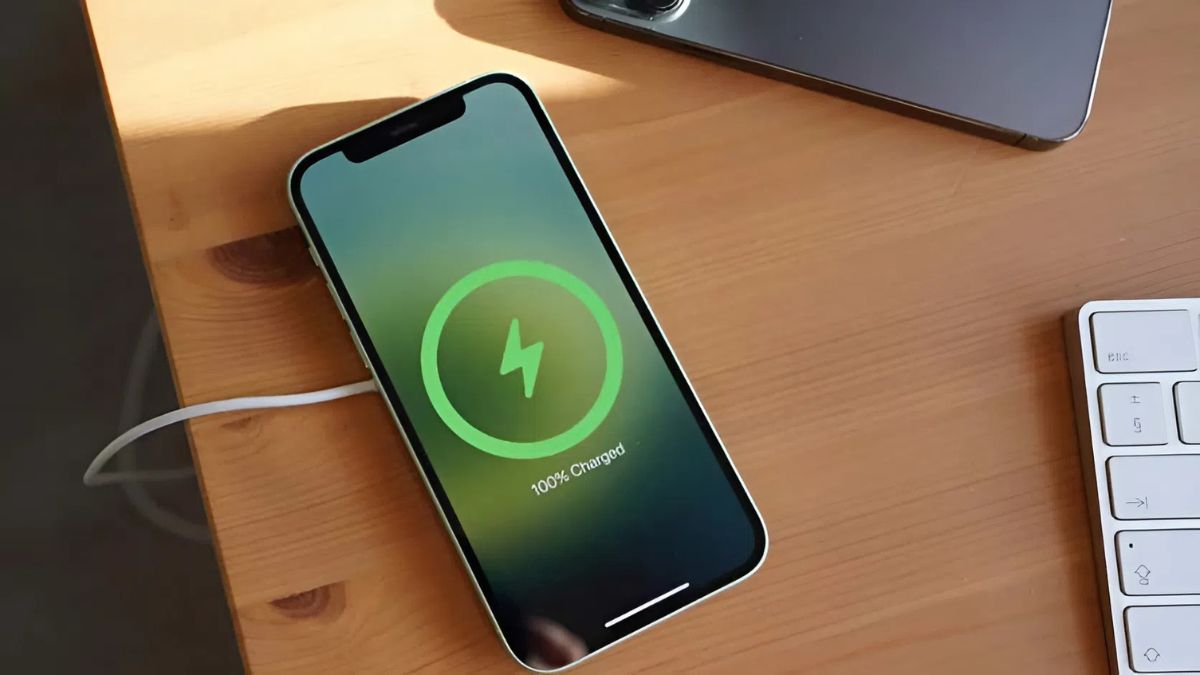 Sạc pin đầy không nên rút ra giữa chừng