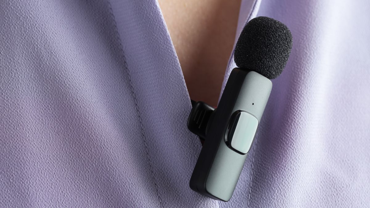Wireless lavalier microphone là gì