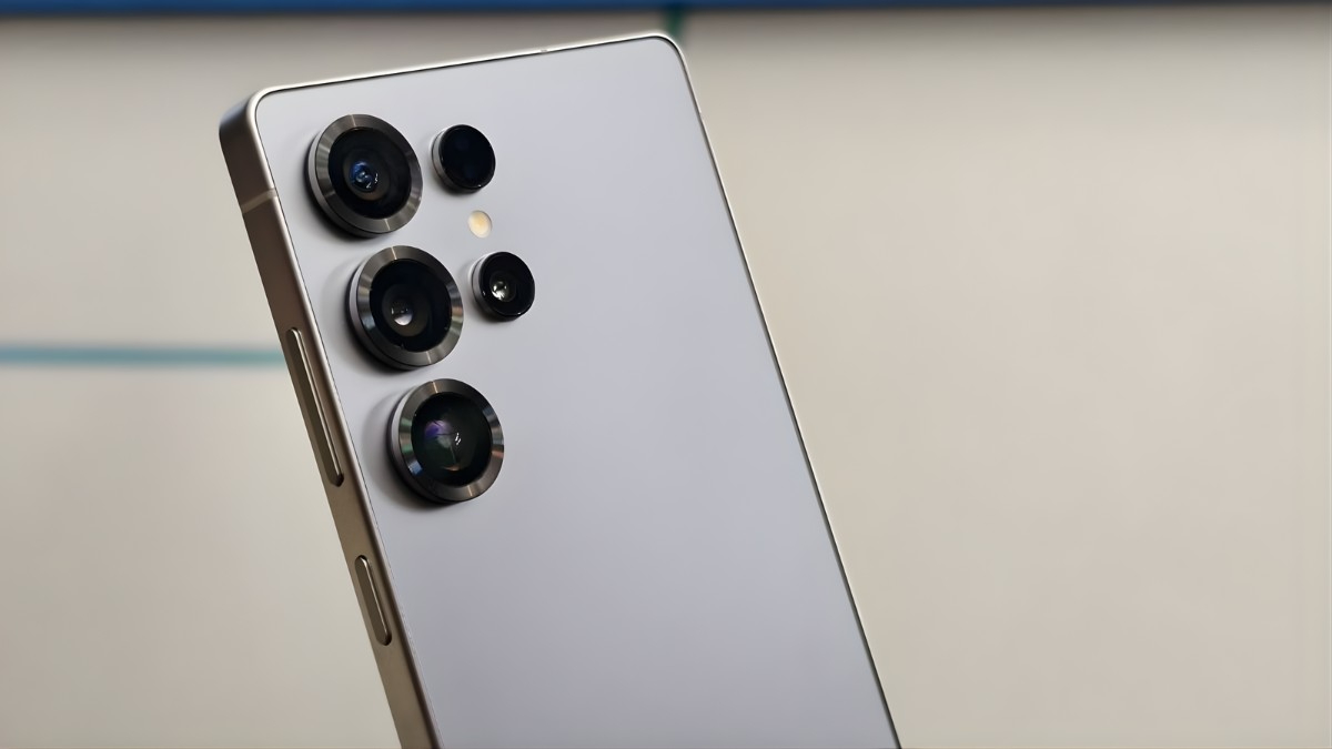 Top 7 điện thoại 4 camera chụp ảnh đẹp giá rẻ chính hãng