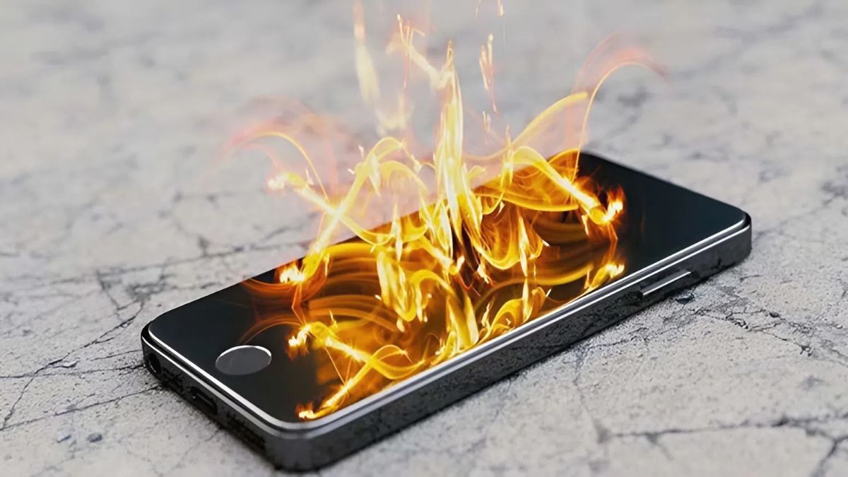 Tại sao điện thoại iPhone nóng bất thường? Cách khắc phục