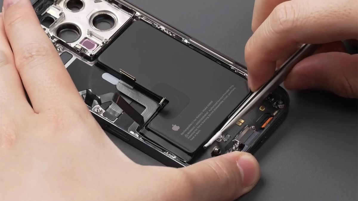 Cách khắc phục điện thoại tự nhiên tắt nguồn mở không lên thay pin chính hãng