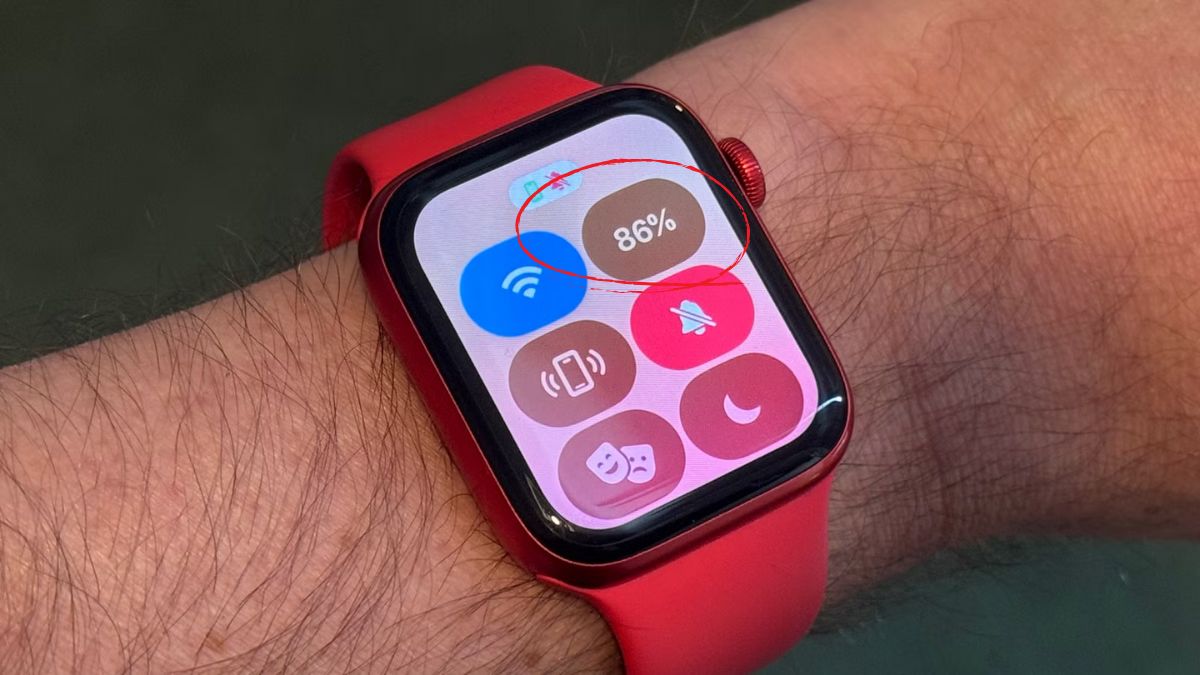 cách kiểm tra Xem mức Pin Apple Watch trên trung tâm điều khiển bước 3