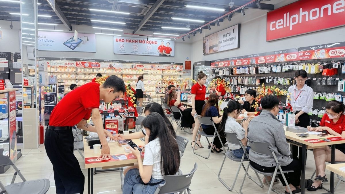 Cách khắc phục tình trạng màn hình iPhone bị tối màu liên hệ cellphones