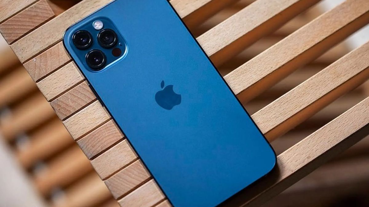 Top màu của các dòng iPhone từng gây sốt khi ra mắt iPhone 12 xanh dương