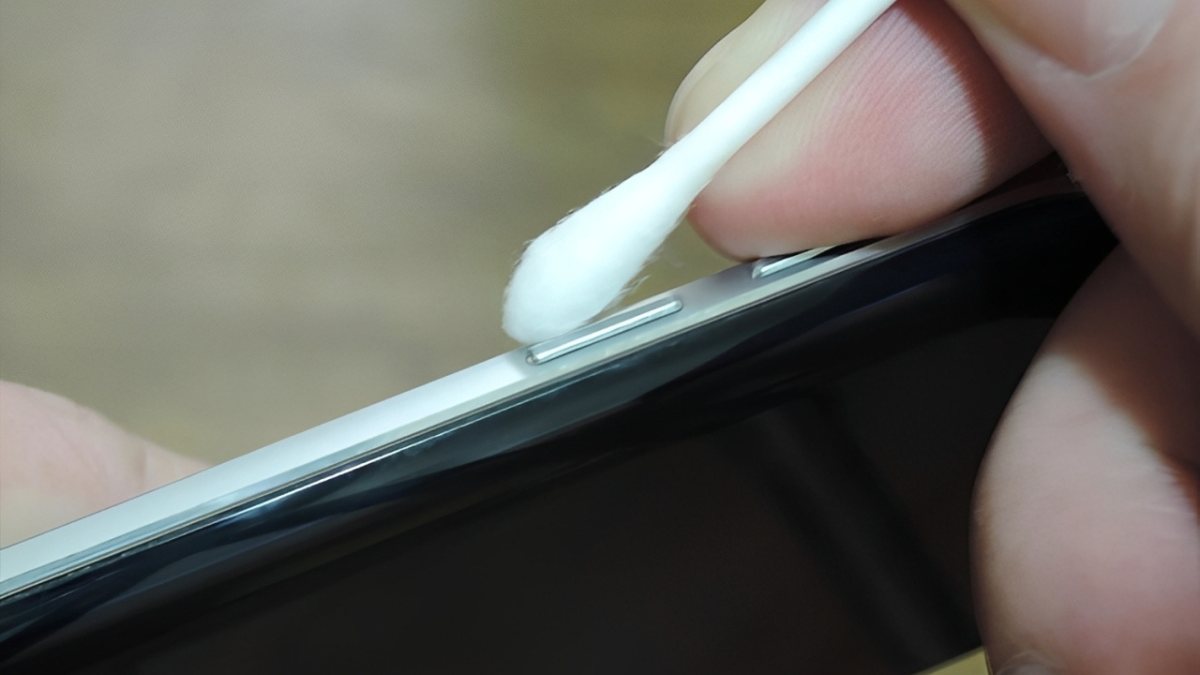 Cách khắc phục nút âm lượng iPhone bị lún vệ sinh nút bấm