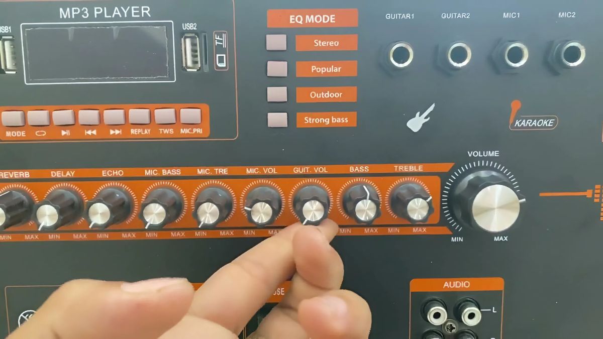 Cấu tạo và các nút chỉnh âm thanh trên loa kéo