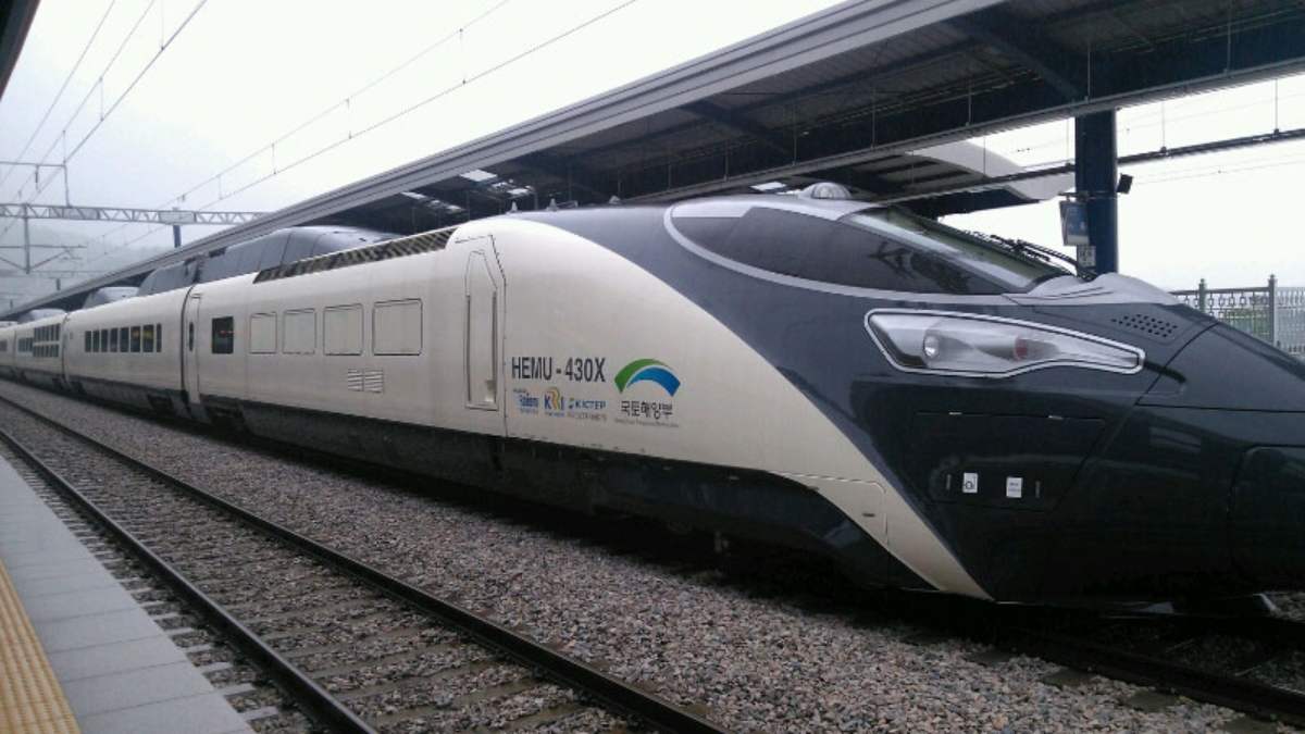 Tàu cao tốc nhanh nhất thế giới - hình 5