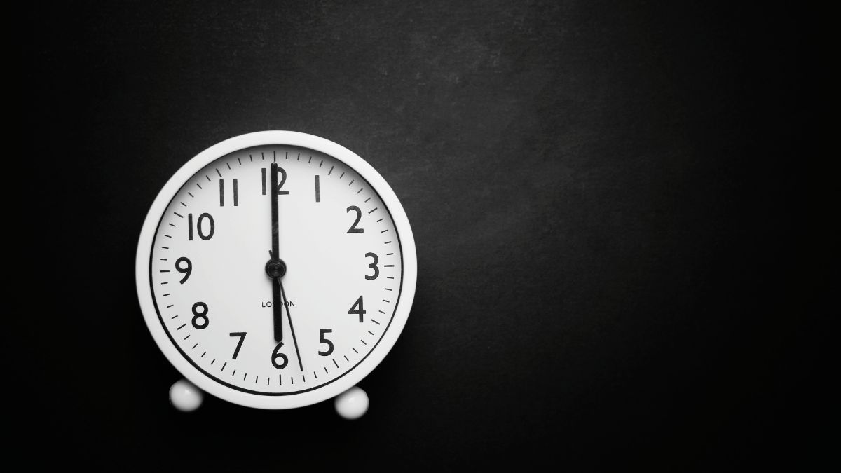 12 giờ trưa là PM hay AM?