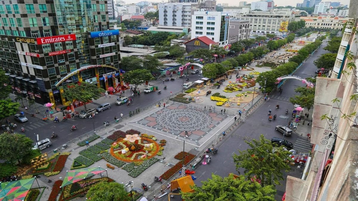 Phố đi bộ Nguyễn Huệ, gợi ý 2/9 đi đâu chơi ở Sài Gòn buổi tối