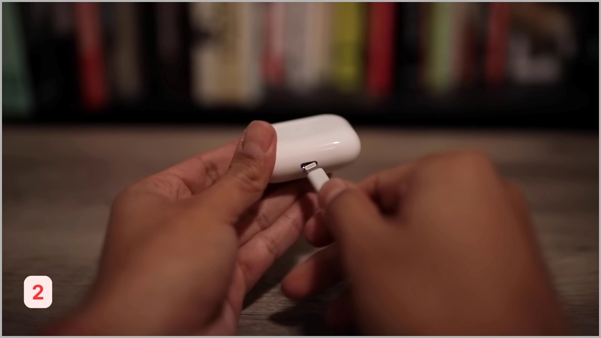 Cách khắc phục AirPods không hiện popup trên thiết bị - sạc đầy pin - bước 2