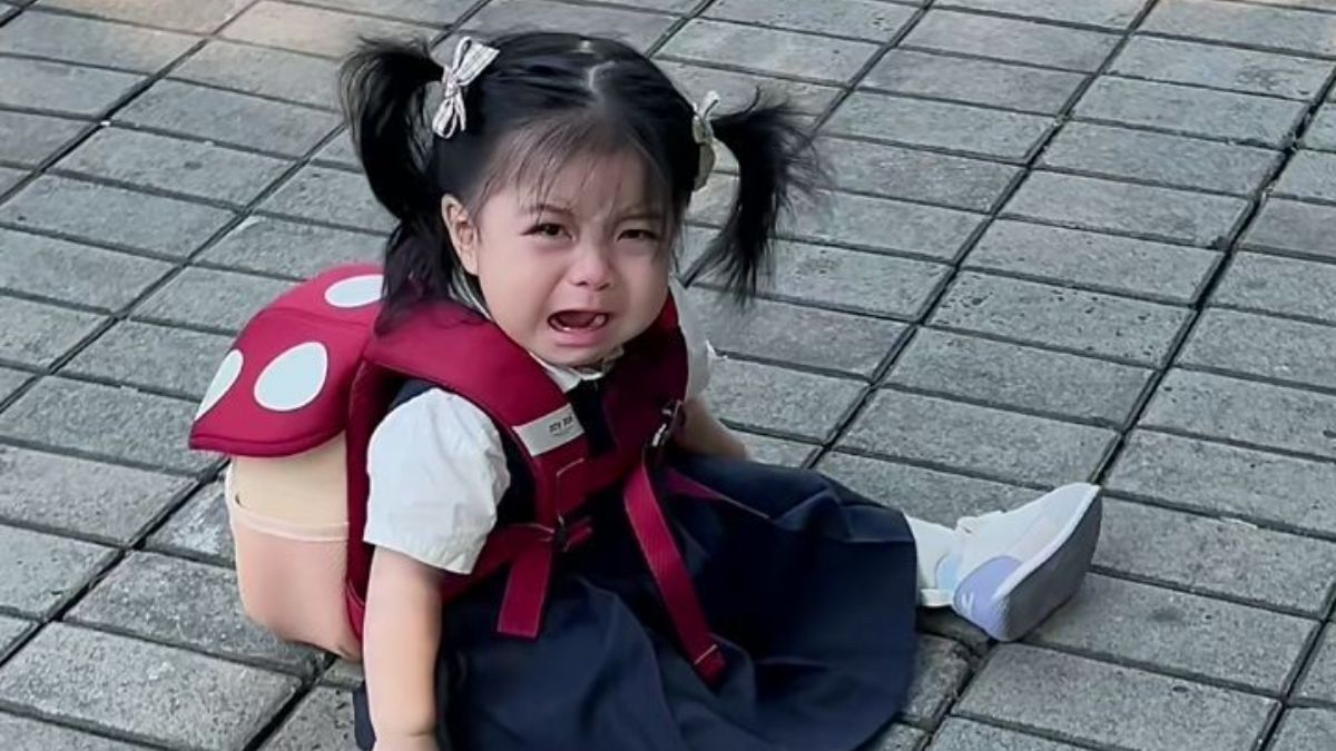 Meme em bé khóc dỗi đáng yêu - 5