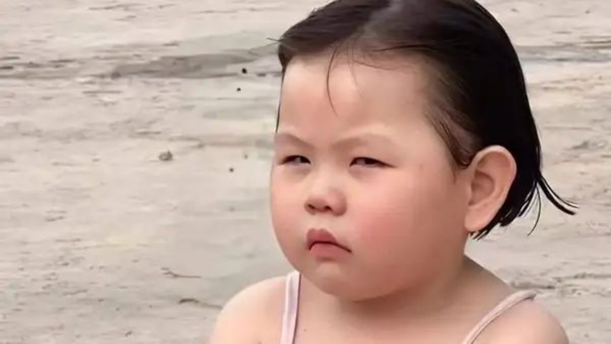 Meme em bé lườm cute - 1