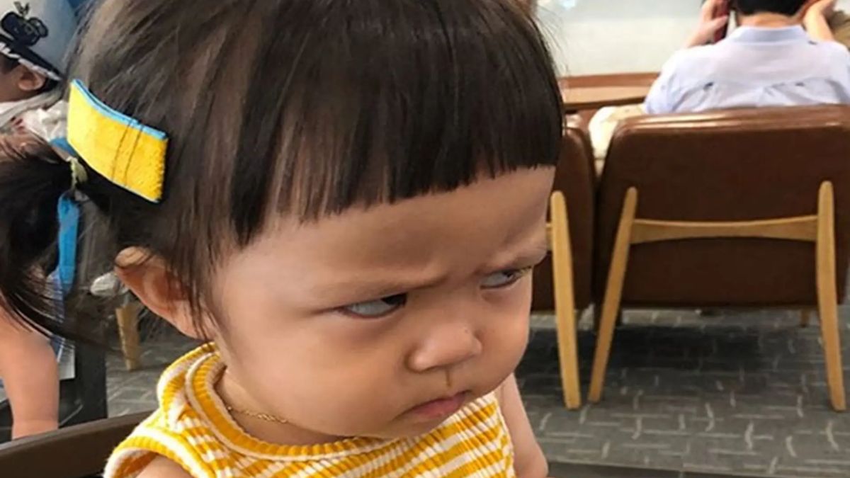 Meme em bé lườm cute - 5