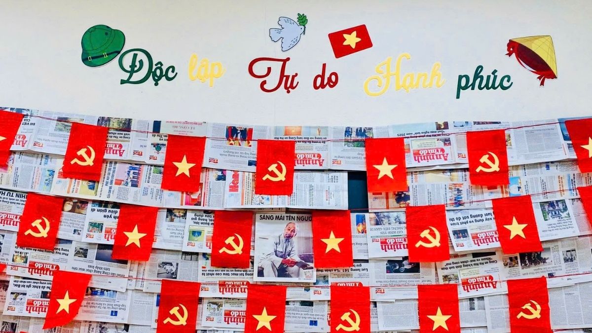 Trang trí 2/9 lớp học và trường mầm non rực rỡ - 1 