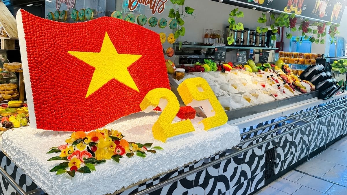 Trang trí 2/9 tại cửa hàng, showroom - 2