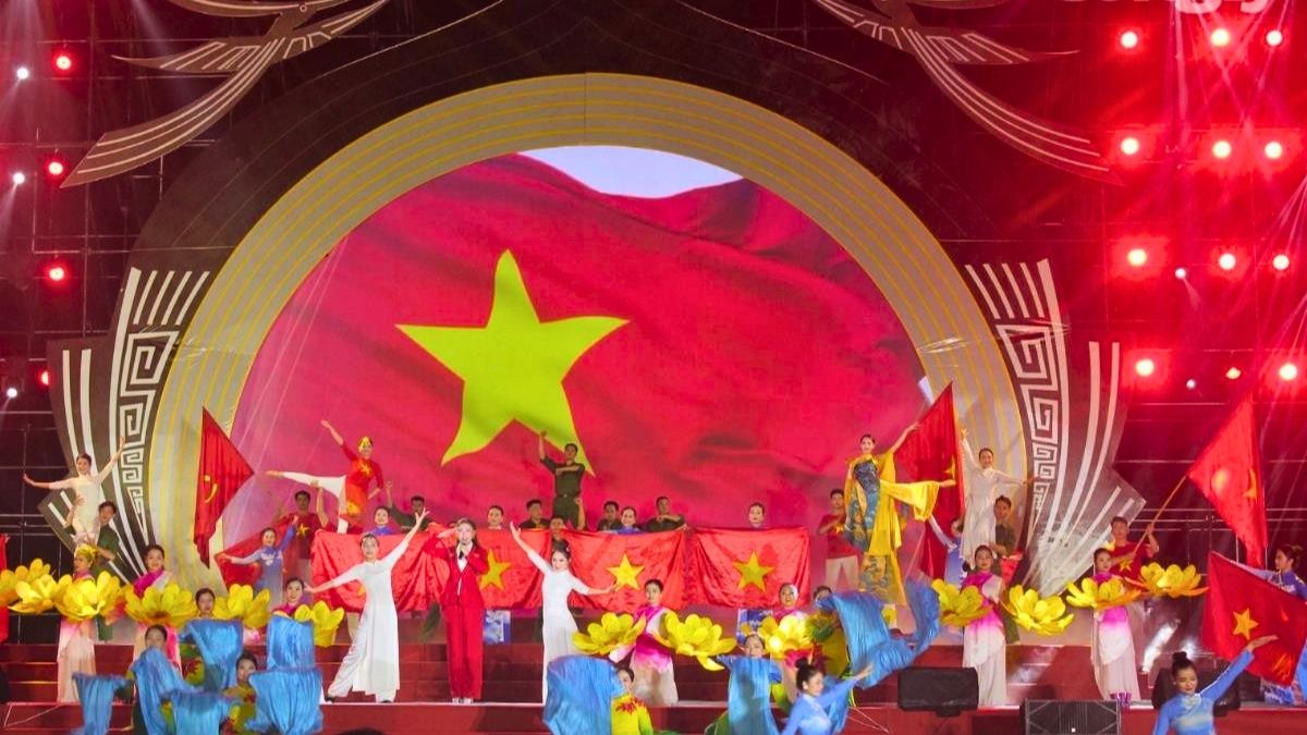 Trang trí sân khấu, sự kiện Quốc khánh 2/9 - 5