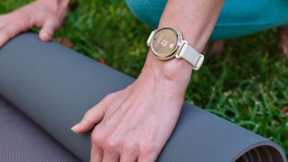 Các loại đồng hồ Garmin - Đồng hồ Garmin Lily