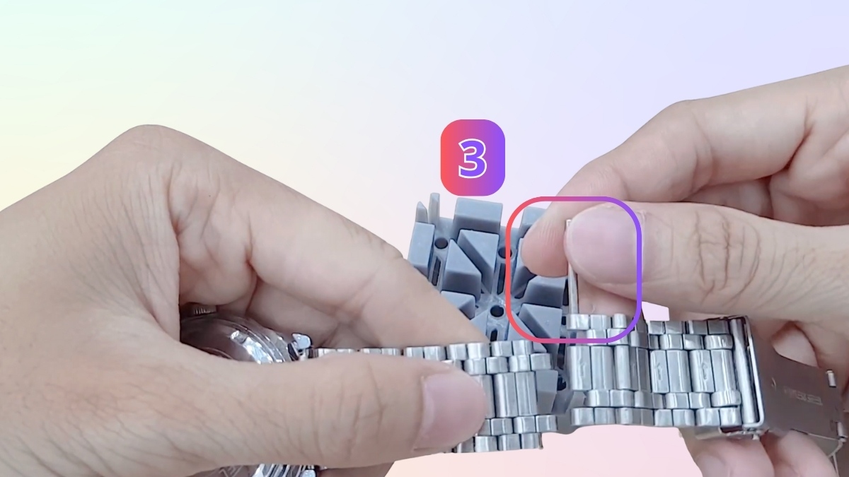 Cách cắt dây đồng hồ kim loại - bước 2.2