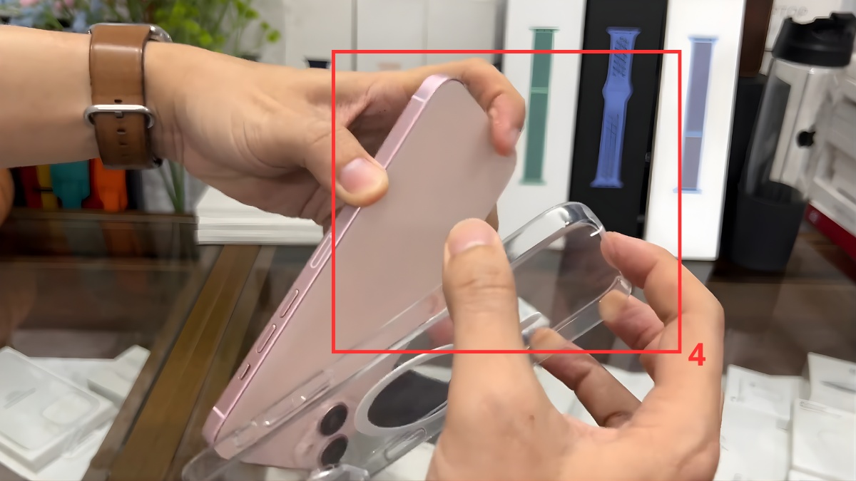 Hướng dẫn từng bước tháo ốp lưng nhựa cứng iPhone - bước 4