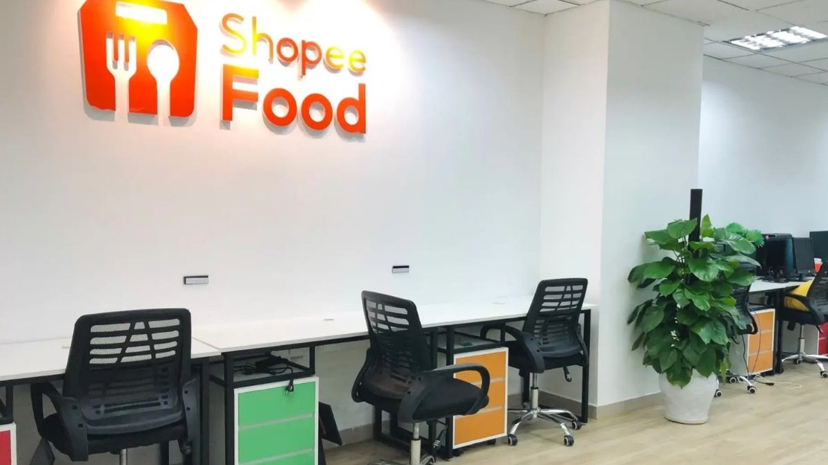Nhận đồng phục và kích hoạt tài khoản tại văn phòng shopeefood