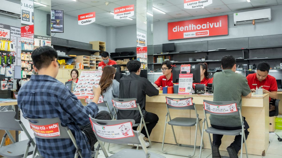 mang đến trung tâm sửa chữa khi điện thoại bị treo logo