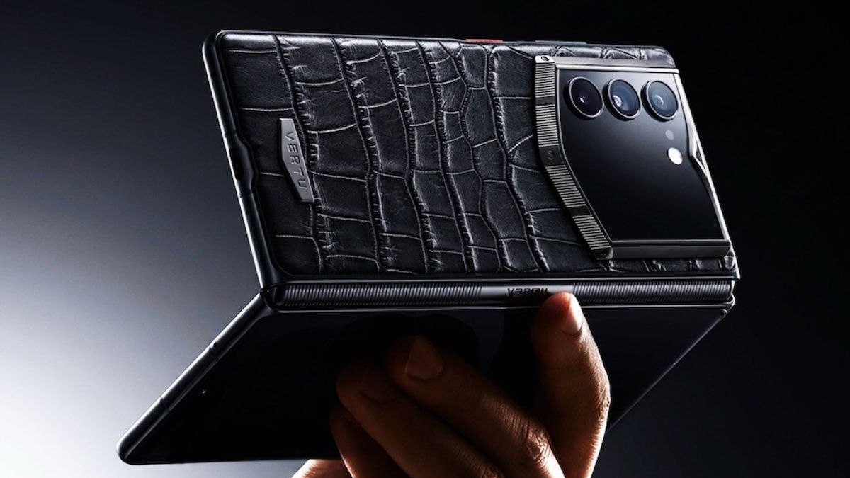 Vertu Alpha Fold - điện thoại dành cho doanh nhân bảo mật