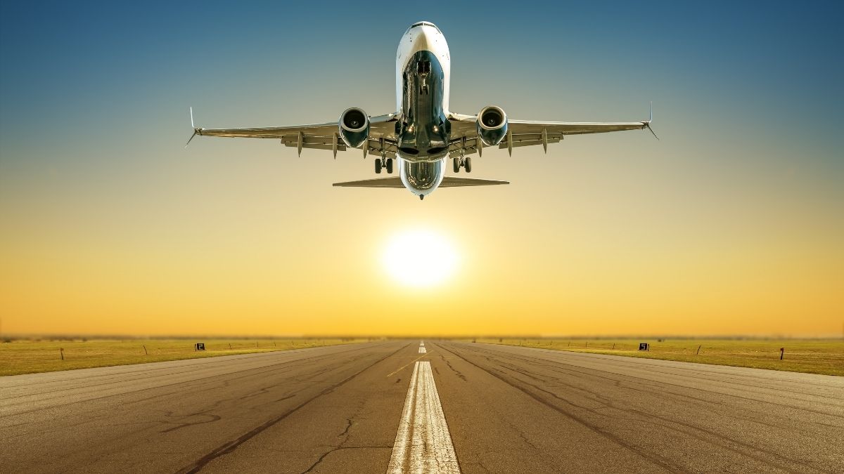 Hình ảnh máy bay đang cất cánh - 4