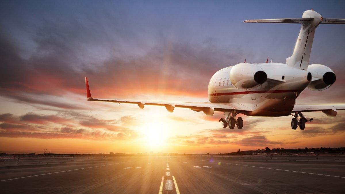 Hình ảnh máy bay đang hạ cánh - 2