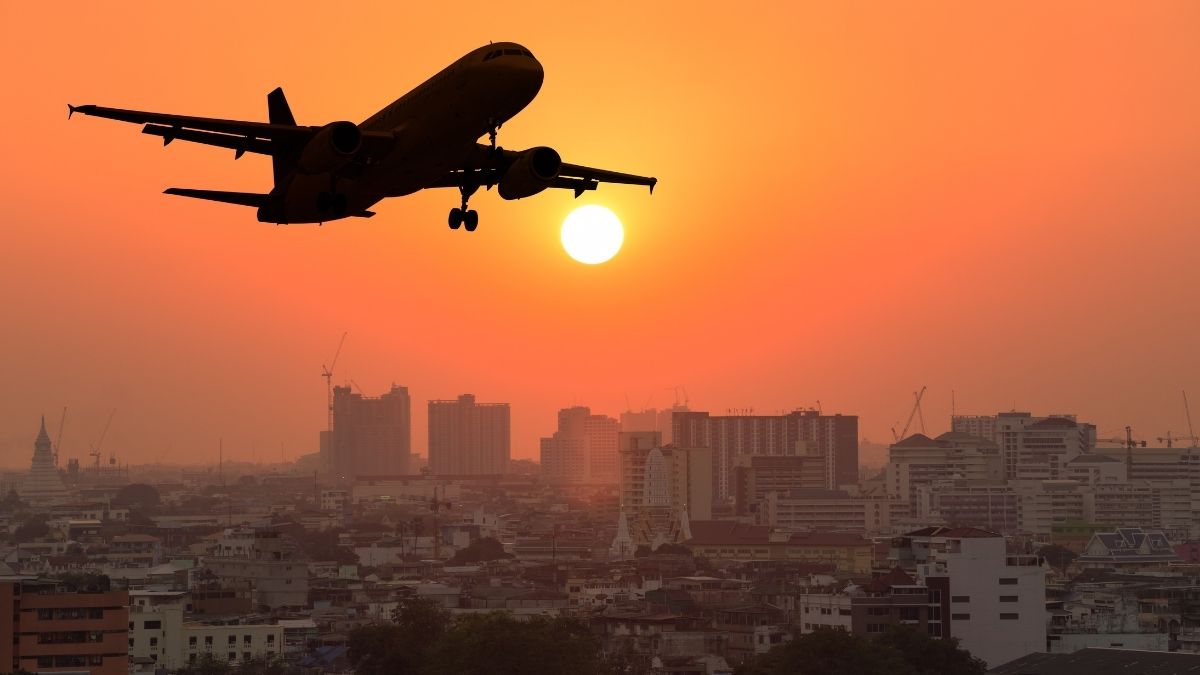 Hình ảnh máy bay đang hạ cánh - 3