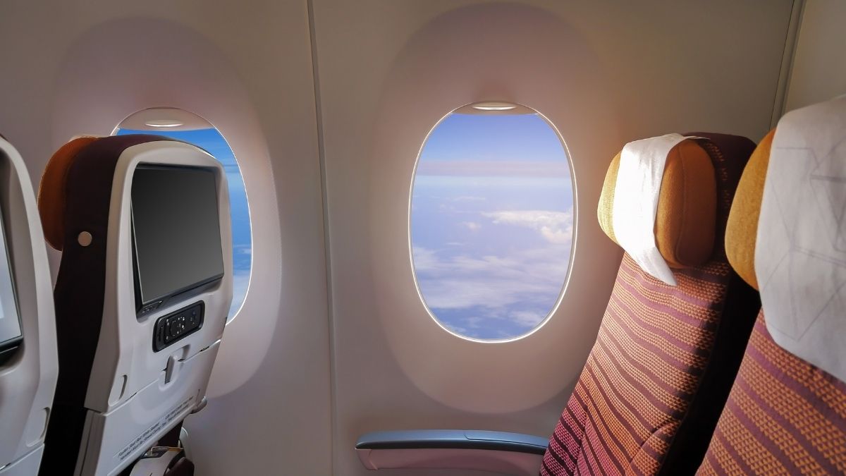 Hình ảnh máy bay nhìn từ cửa sổ - 3
