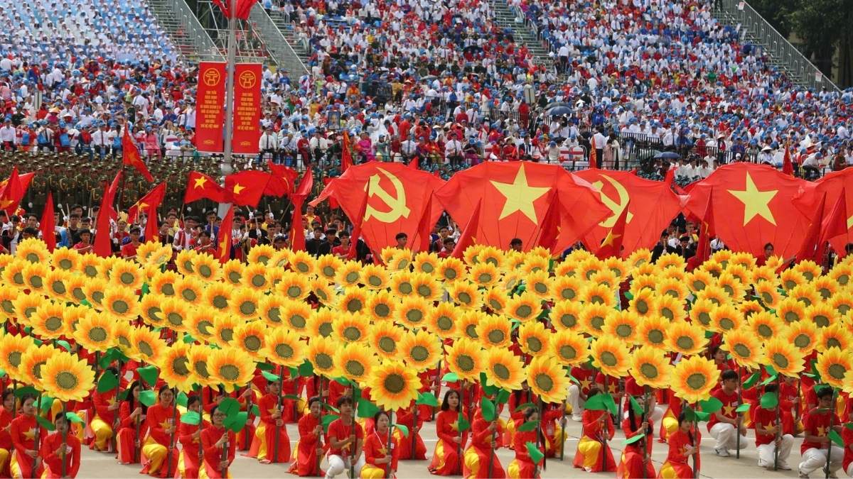 Ảnh không khí đón Tết Độc lập khắp cả nước - 1