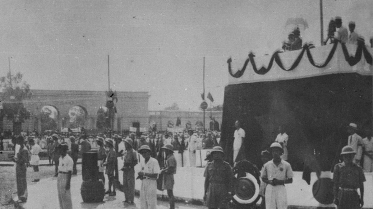 Hình ảnh Quảng trường Ba Đình ngày 2/9/1945 -1