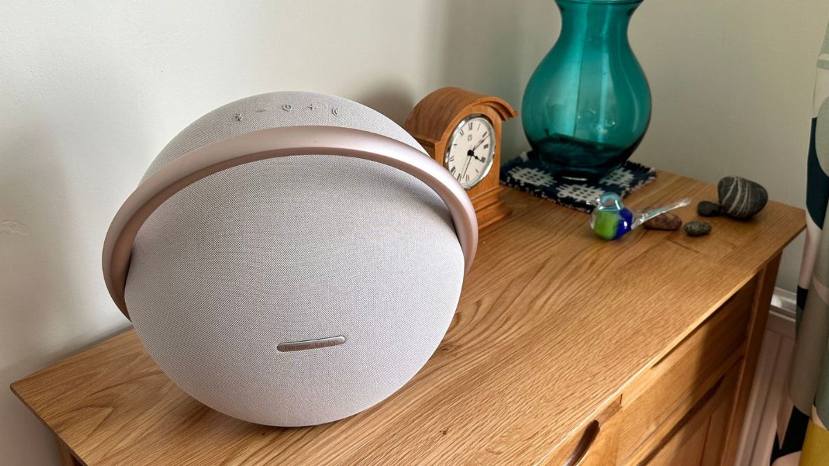 Loa Bluetooth Harman Kardon Onyx Studio 8 nghe nhạc hay nhất