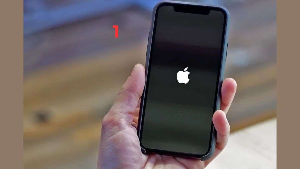 Cách xử lý nhanh khi loa điện thoại bị vô nước - bước 1