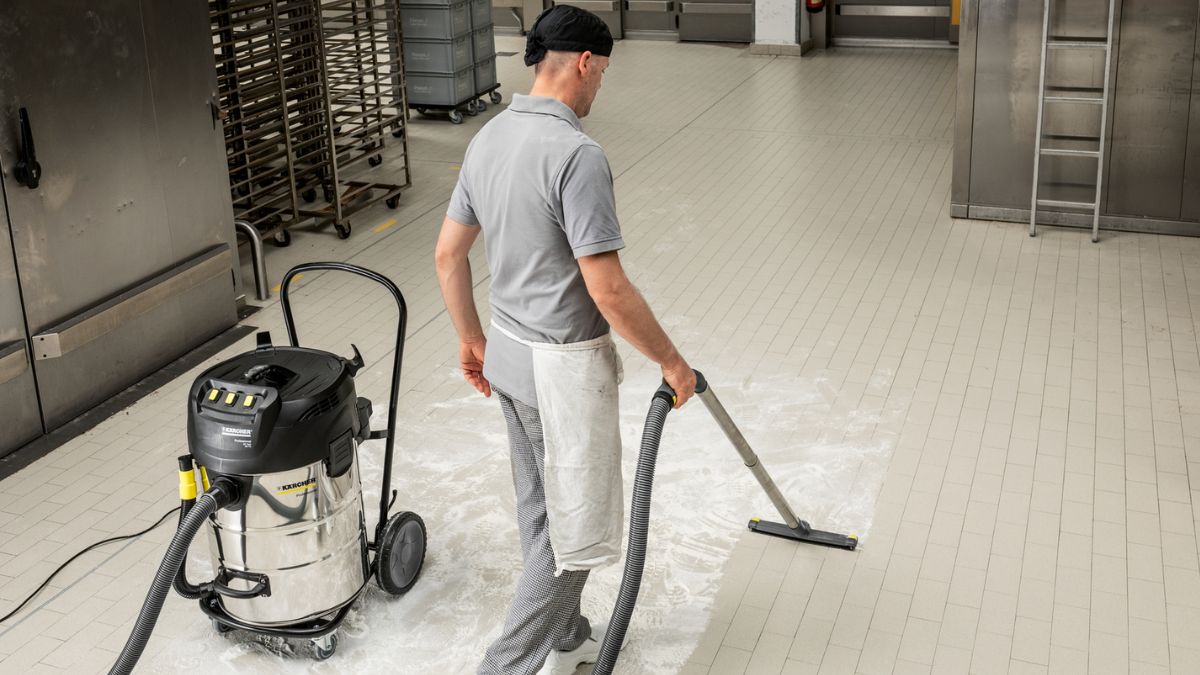 máy hút bụi nhà xưởng công nghiệp Karcher NT 70/3